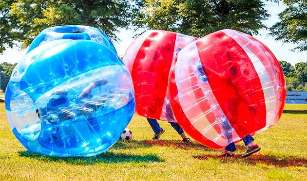 Bubble Soccer & Fußballcourt im Freizeitpark Rutesheim